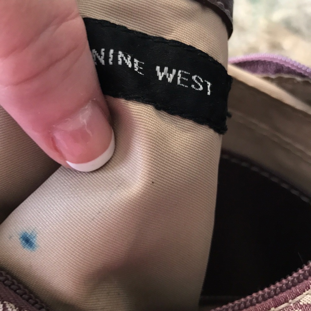 Nine West burgundy and tan purse. - Picture 5 of 8